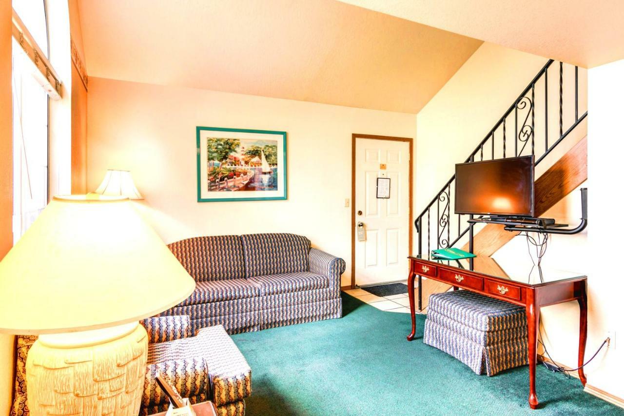 Turning Leaf Townhome Suites Fairwood Zewnętrze zdjęcie