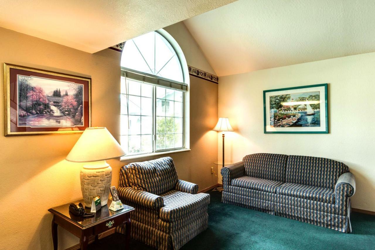 Turning Leaf Townhome Suites Fairwood Zewnętrze zdjęcie